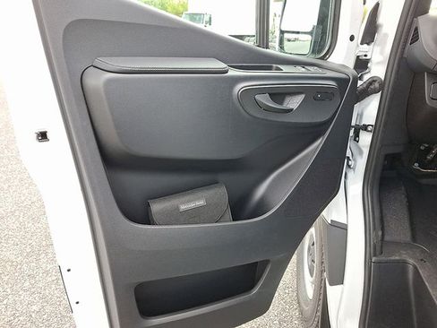 Used 2026 Mercedes-Benz Sprinter 2500 image 11