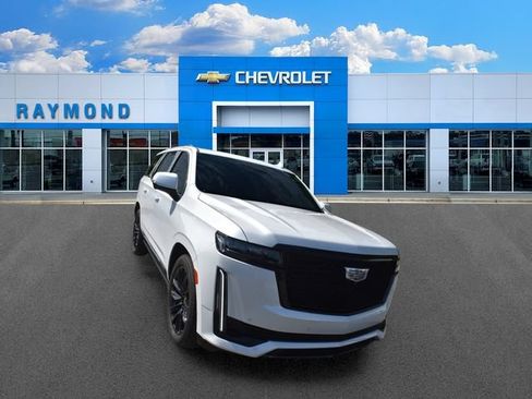 Certified 2023 Cadillac Escalade Sport w/ LPO, ONYX Package AWD/4WD image 9