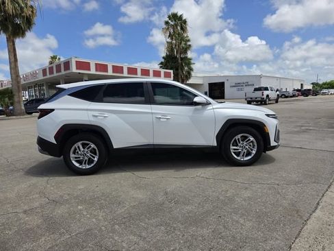 Used 2025 Hyundai Tucson SE FWD image 24