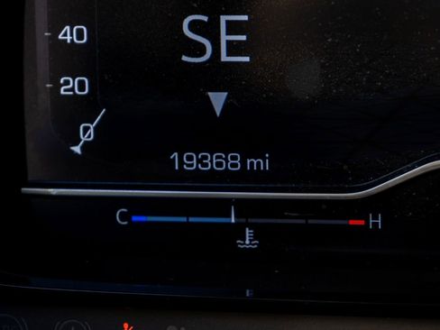 Used 2024 GMC Yukon XL Denali w/ Advanced Technology Package image 20