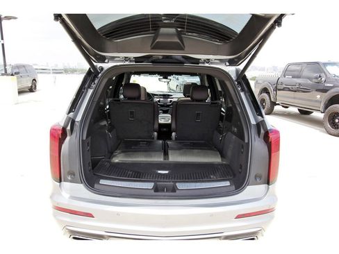 Used 2024 Cadillac XT6 Premium Luxury w/ Technology Package image 30