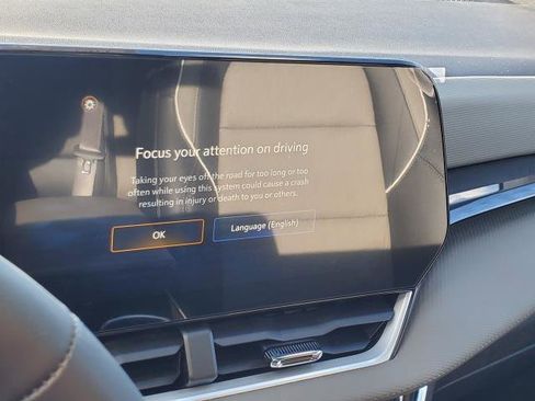 New 2026 Chevrolet Equinox LT w/ Convenience Package II image 17