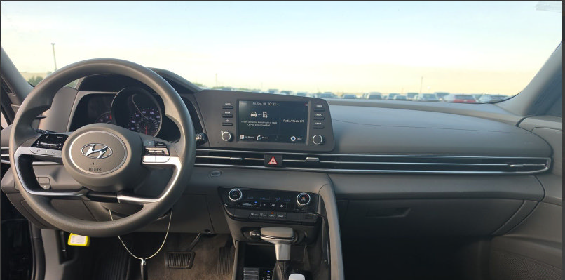 Used 2021 Hyundai Elantra SEL FWD image 6