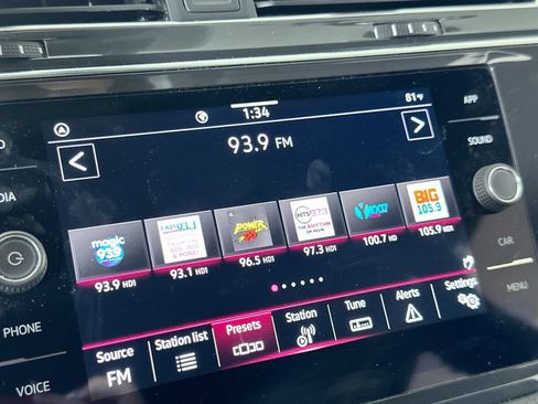 Used 2023 Volkswagen Tiguan SE R-Line FWD image 30