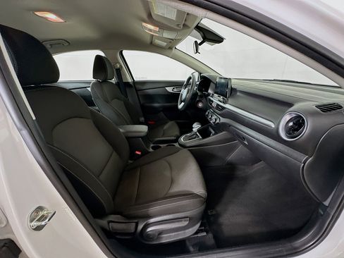 Used 2023 Kia Forte LXS image 29