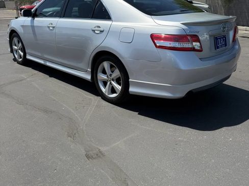 Used 2010 Toyota Camry LE FWD image 5
