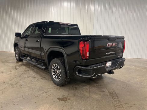 Used 2021 GMC Sierra 1500 AT4 w/ AT4 Value Package image 4