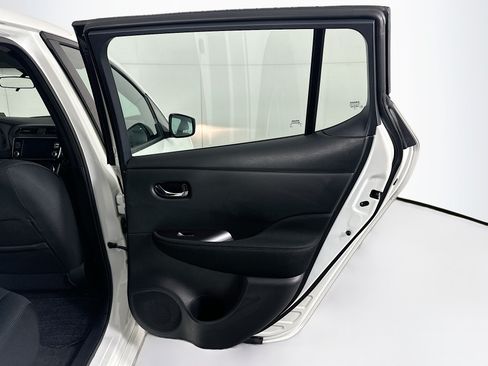 Used 2025 Nissan Leaf S FWD image 28