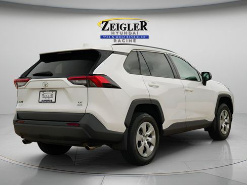 Used 2021 Toyota RAV4 LE AWD/4WD image 7