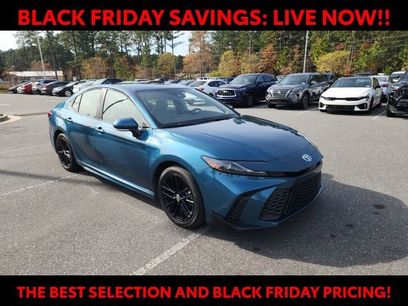 Used 2025 Toyota Camry SE w/ Multimedia Upgrade Package