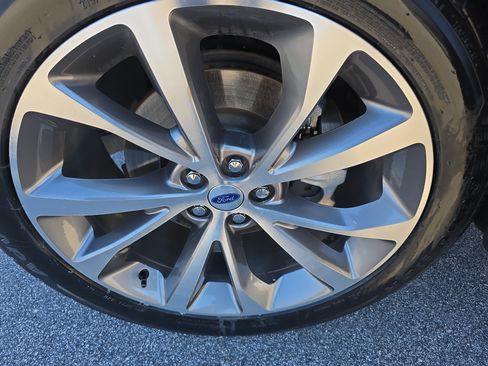 Used 2025 Ford Explorer Platinum w/ Ultimate Package image 33