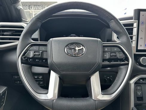 Used 2023 Toyota Sequoia Platinum AWD/4WD image 21