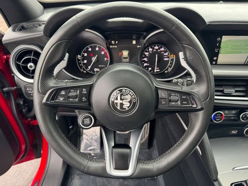 Used 2023 Alfa Romeo Stelvio Veloce image 19