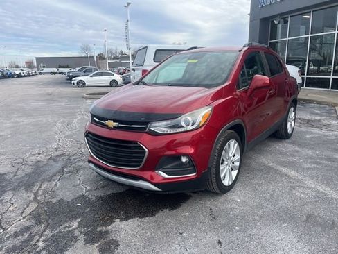 Used 2018 Chevrolet Trax Premier image 2