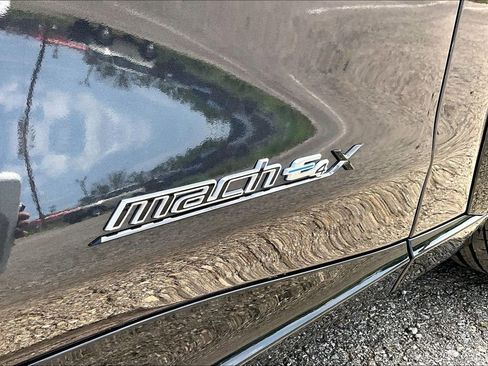 Certified 2022 Ford Mustang Mach-E Premium AWD/4WD image 8