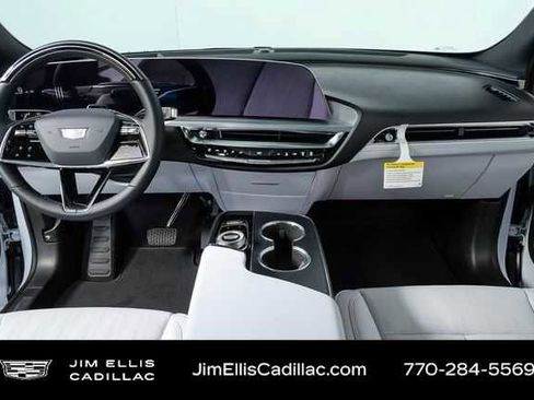 New 2026 Cadillac Lyriq Premium Luxury image 16