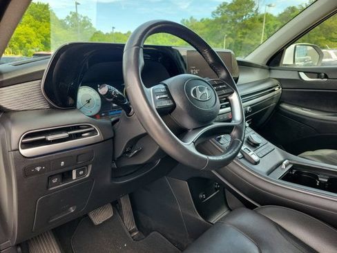 Used 2024 Hyundai Palisade Limited FWD image 3
