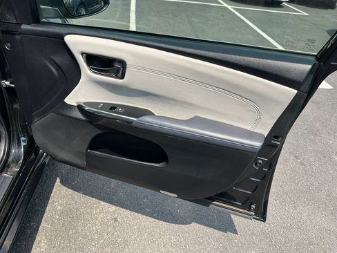 Used 2013 Toyota Avalon XLE Touring FWD image 18