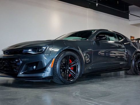 Used 2018 Chevrolet Camaro ZL1 image 3