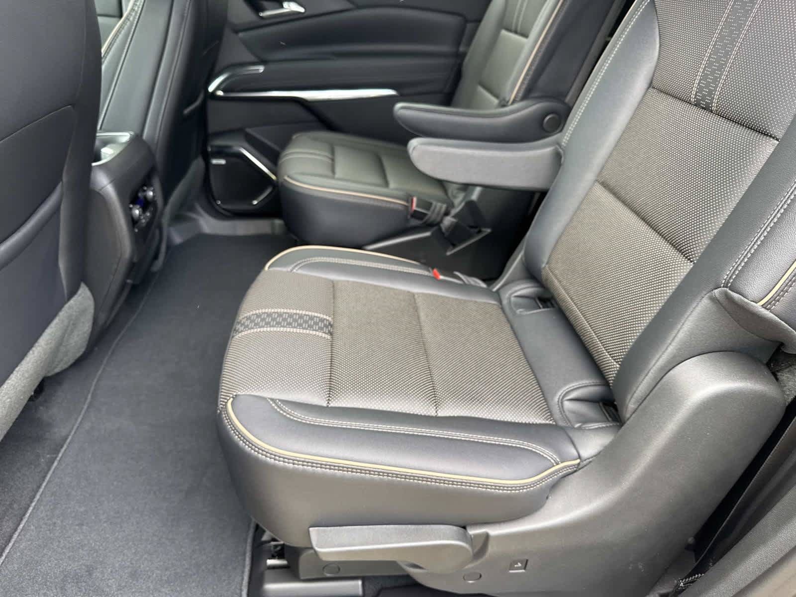 New 2026 Chevrolet Traverse High Country FWD image 9