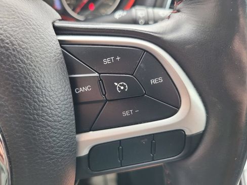 Used 2019 Jeep Compass Trailhawk w/ Cold Weather Group AWD/4WD image 26