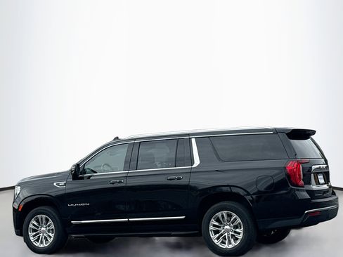 Used 2024 GMC Yukon XL SLT w/ SLT Luxury Package image 14