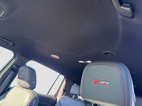 Used 2025 Chevrolet Traverse Z71 w/ Driver Confidence Package image 29