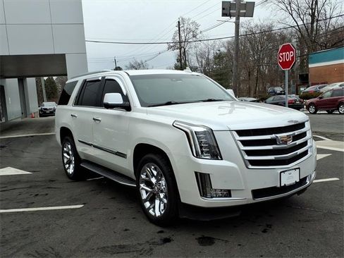 Used 2016 Cadillac Escalade Luxury image 7