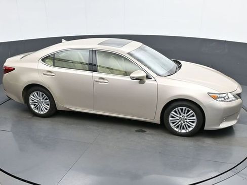 Used 2014 Lexus ES 350 w/ Luxury Package image 19