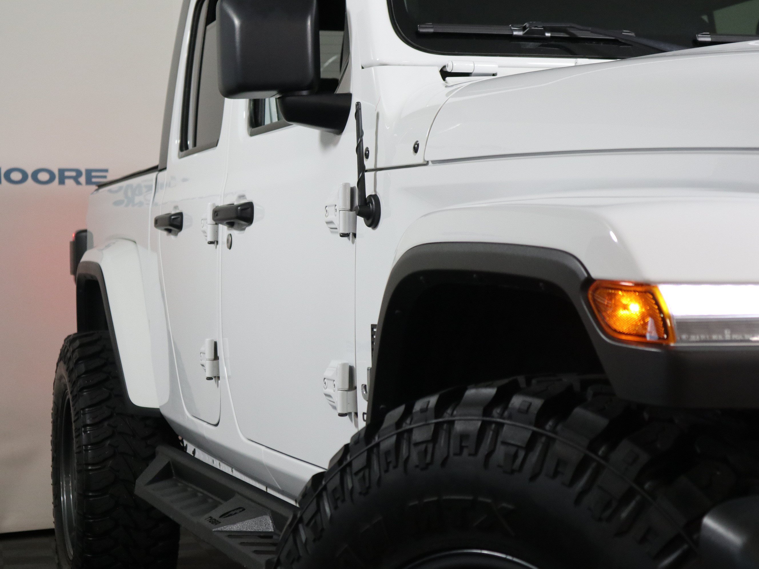 Used 2021 Jeep Gladiator Overland AWD/4WD image 3