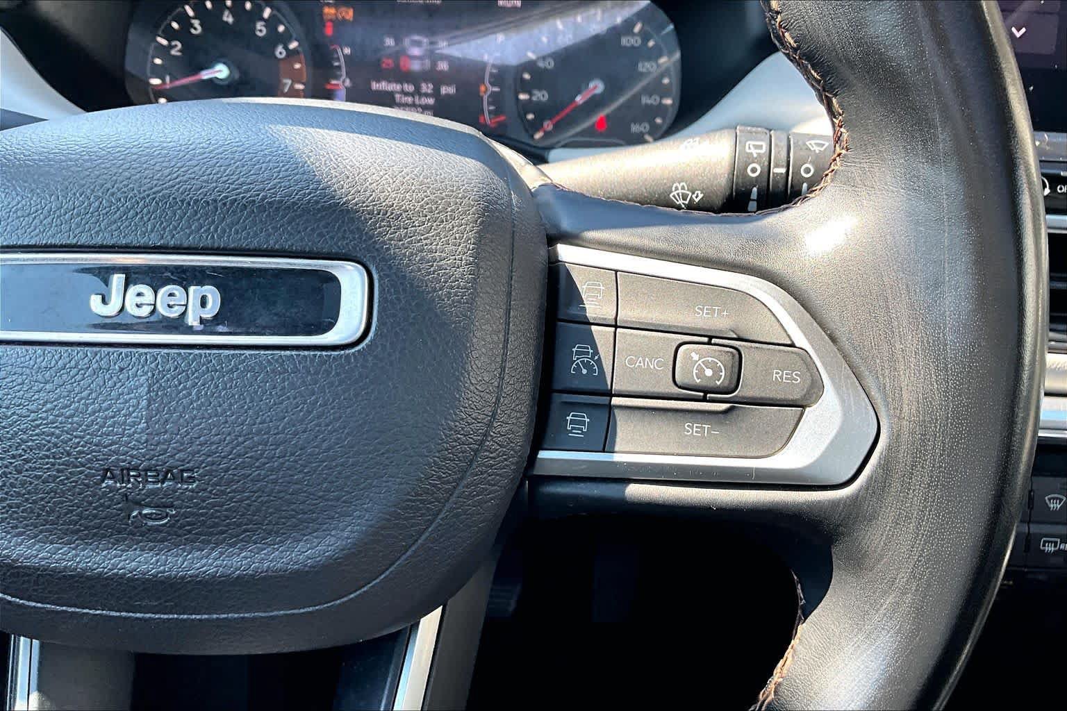 Used 2022 Jeep Compass Limited w/ Sun and Sound Group AWD/4WD image 23