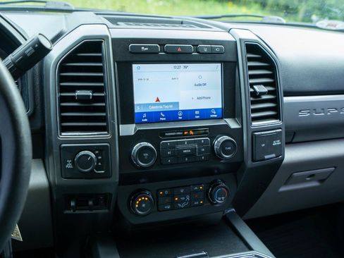 Used 2020 Ford F250 XLT w/ XLT Premium Package AWD/4WD image 21
