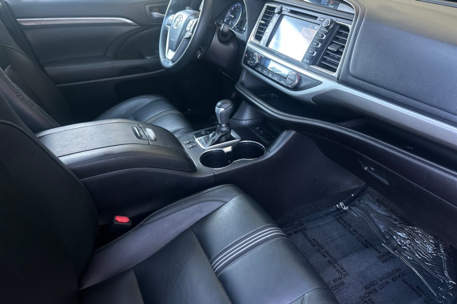 Certified 2018 Toyota Highlander SE w/ Protection Package #1 FWD image 16