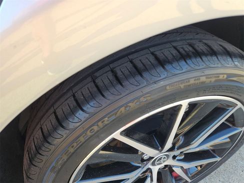 Used 2024 Toyota Camry SE image 29