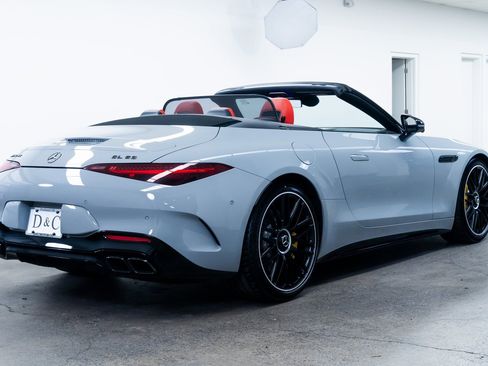 Used 2022 Mercedes-Benz SL 63 AMG 4MATIC image 6