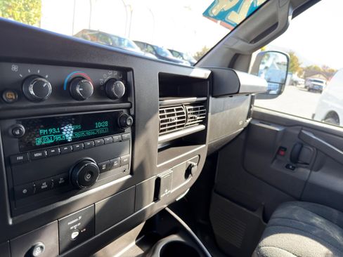 Used 2024 GMC Savana 2500 w/ Driver Convenience Package image 33