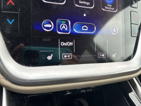 Used 2020 Subaru Outback Premium image 16