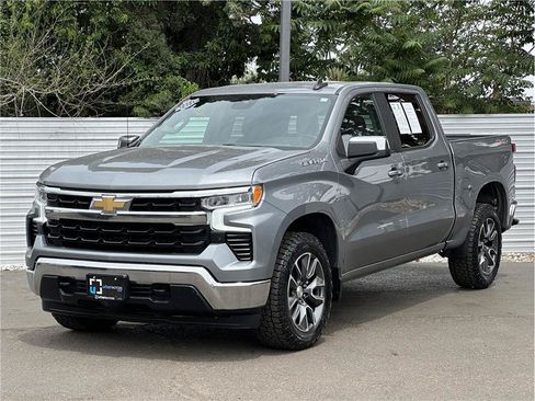 Used 2023 Chevrolet Silverado 1500 LT AWD/4WD image 6