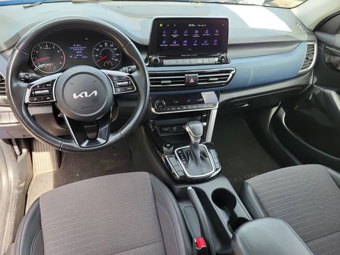 Used 2023 Kia Seltos S w/ Navigation Package FWD image 11