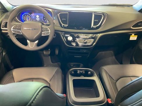 New 2026 Chrysler Voyager LX image 11