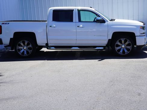 Used 2017 Chevrolet Silverado 1500 LTZ Z71 w/ LTZ Plus Package AWD/4WD image 2
