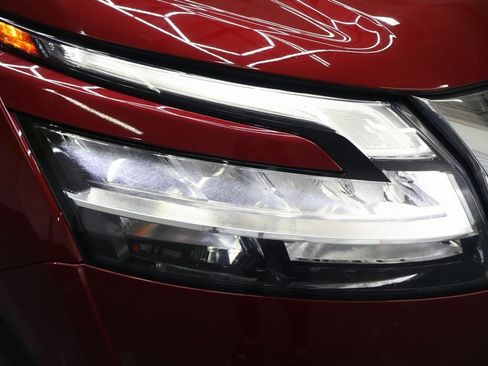 Used 2022 Nissan Pathfinder SV image 27