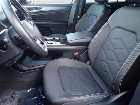 Used 2024 Volkswagen Atlas Cross Sport SE image 12