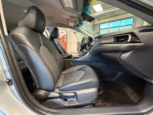 Used 2020 Toyota Camry SE FWD image 38