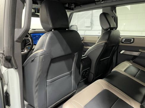 Used 2023 Ford Bronco Wildtrak AWD/4WD image 14