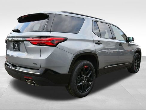 Used 2023 Chevrolet Traverse Premier w/ Redline Edition AWD/4WD image 8