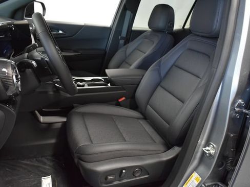 New 2026 Chevrolet Equinox LT w/ Convenience Package II AWD/4WD image 13