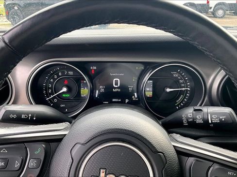 Used 2023 Jeep Wrangler Unlimited w/ Cold Weather Group AWD/4WD image 16