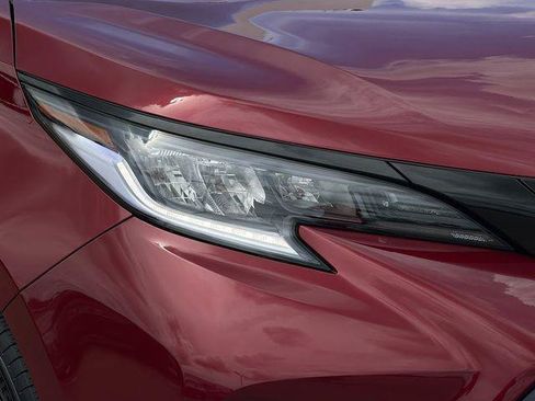 Certified 2026 Toyota Sienna XSE FWD image 31