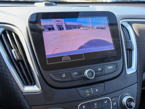 Used 2023 Chevrolet Malibu LT image 4